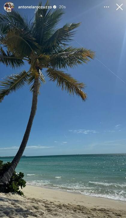 La postal que publicó este sábado Anto Roccuzzo en sus redes (Foto: Instagram @antonelaroccuzzo)