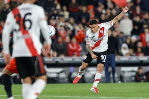 Para River nunca es tarde: otro gol sobre la hora para seguir en la Sudamericana y zambullirse en la final con Belgrano