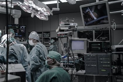 La práctica de la medicina es de los trabajos mejor pagados en EE.UU.