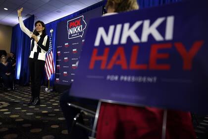La precandidata Nikki Haley, en un acto de campaña en Sioux City, Iowa. (AP/Charlie Neibergall)