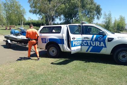 La prefectura busca al hombre desaparecido mientras practicaba kitesurf