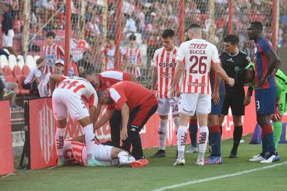 La preocupación de los jugadores de Unión y San Lorenzo en el momento de la lesión