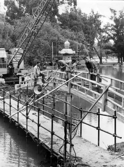 La preparación del Jardín Japonés en Palermo para la visita de los príncipes imperiales. Fue en 1967, previo al trabajo de Inomata