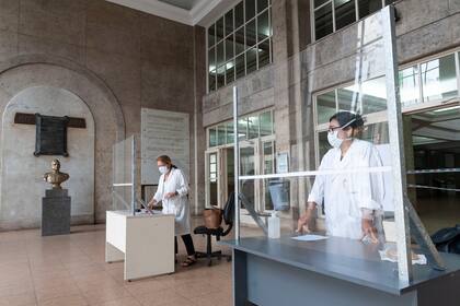 La preparación empezó hace un mes y el primer cambio está en las entradas por la avenida Córdoba y la calle Paraguay