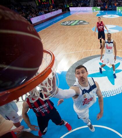 La presencia bajo el tablero