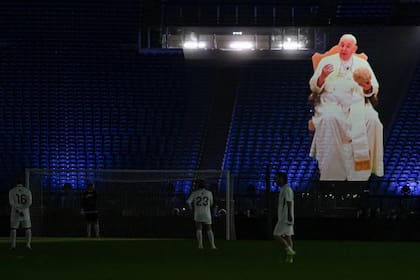 La presencia del Papa Francisco a través de un holograma
