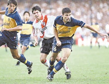 Walter Samuel, tras ser campeón de la Copa Libertadores con Boca, fue transferido a Roma por 21 millones de dólares