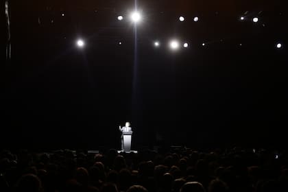 La presentación del libro de Javier Milei en el Luna Park, que incluyó un show musical a cargo del presidente
