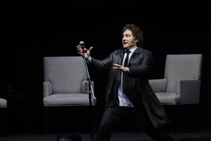 La presentación del libro de Javier Milei en el Luna Park, que incluyó un show musical a cargo del presidente