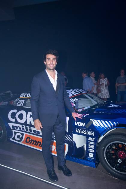 La presentación fue tres días antes de que Manu debutara en la nueva temporada del TC, que arrancó el fin de semana en Viedma, la capital de Río Negro, su provincia natal.