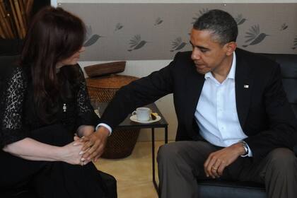 La presidenta Cristina Fernández y su par de EE.UU., Barack Obama, en el encuentro bilateral que mantuvieron en el marco de la VI Cumbre de las Américas