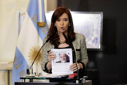 La presidenta Cristina Kirchner anunció ayer que promovió la aplicación de la ley antiterrorista contra la imprenta Donnelley por "alteración del orden económico y financiero"