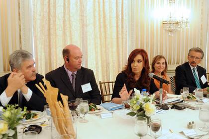 La presidenta Cristina Kirchner participó hoy en la sede del Consejo de las Américas de un almuerzo con empresarios norteamericanos y argentinos