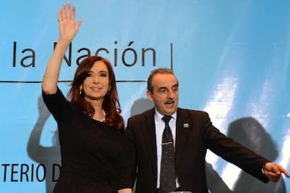 La presidenta Cristina Kirchner y el secretario de Comercio Interior, Guillermo Moreno, quien concretó la intervención del Indec.
