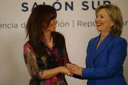 La presidenta Cristina Kirchner y Hillary Clinton, entonces secretaria de Estado de Estados Unidos, en marzo de 2010