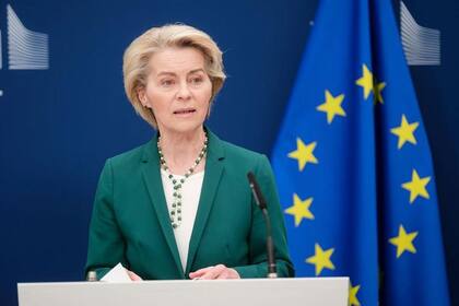 La presidenta de la Comisión Europea, Ursula von der Leyen, anunció que la UE pone en pausa sus aranceles de respuesta para "dar una oportunidad" a las negociaciones