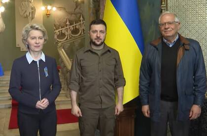 La presidenta de la Comisión Europea, Úrsula Von der Leyen, visitó Kiev días atrás y se reunió con Volodimir Zelensky.