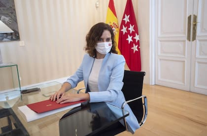 La presidenta de la Comunidad de Madrid, Isabel Díaz Ayuso, en la sede del gobierno regional, en Madrid. Alberto Ortega - Europa Press