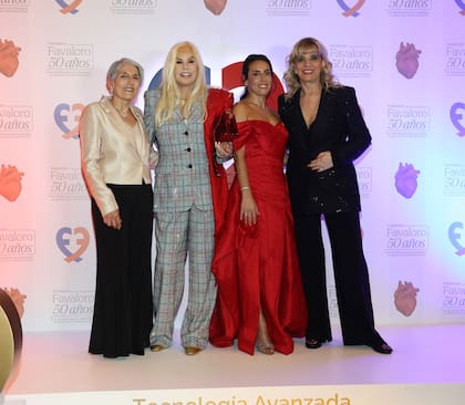 La presidenta de la Fundación, Liliana Favaloro, Susana, Laura Favaloro (Directora de Relaciones Institucionales y Comunicación) y Teté Coustarot