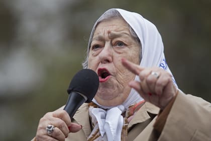 La presidenta de Madres de Plaza de Mayo también amenazó a los familiares de Vidal y Bullrich