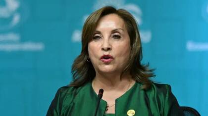 La presidenta también es investigada por presuntamente ser cómplice en la muerte de decenas de personas que protestaron por su ascenso al poder en 2022