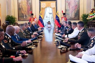 Delcy Rodríguez avanza con la purga de los aliados de Maduro y destituye a un histórico diplomático