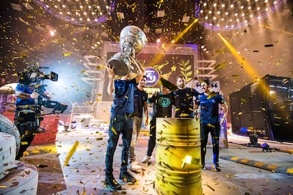 La presión por alcanzar victorias rápidamente para ganar dinero en pocos años es una presión constante para los jugadores profesionales de eSports