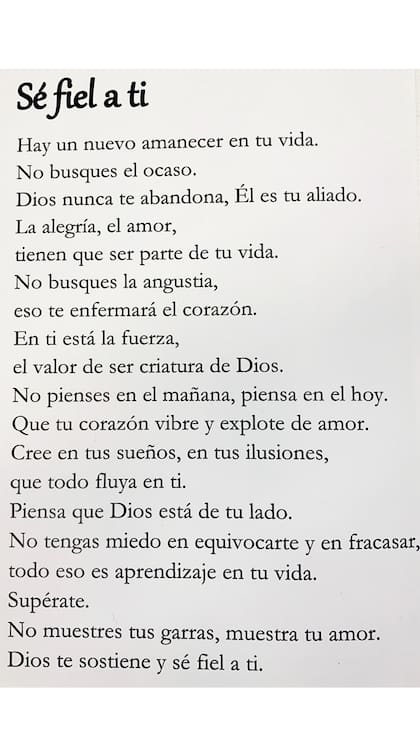 La primer poesía que escribió Georgie con Jorge Vega se llamo "Sé fiel a ti" y al día de hoy, continúa siendo su favorita.