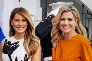 Máxima deslumbró con un look “total orange” y joyas históricas en su visita a la Casa Blanca