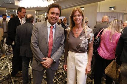 La primera dama de Uruguay Lorena Ponce de León y José Reyes, ministro de la embajada de Uruguay en el país, participaron de la organización del evento en el Hotel Emperador en el barrio de Retiro 