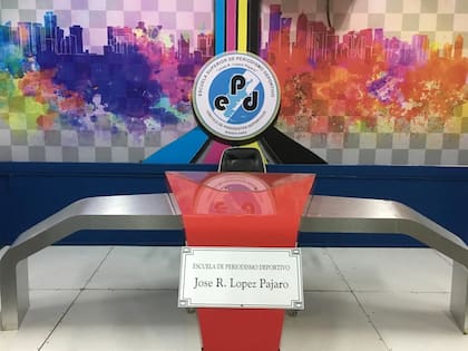 La primera escuela de periodismo deportivo del país es toda una leyenda