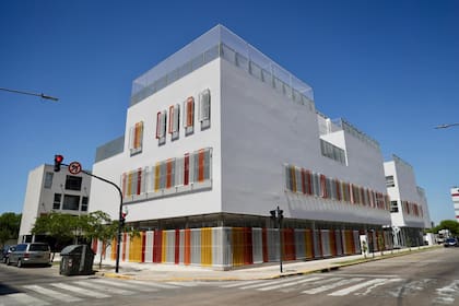 La primera escuela del Barrio Estación Buenos Aires tiene una infraestructura innovadora y propuestas pedagógicas de vanguardia para enfrentar los desafíos laborales del futuro.