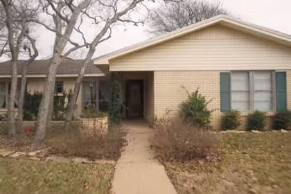 La primera fachada de la casa. Imagen: HGTV