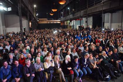 El público colmó el lugar para escuchar a Cristina