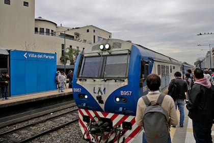 La primera formación que unió la estación Dr. Cabred con Retiro