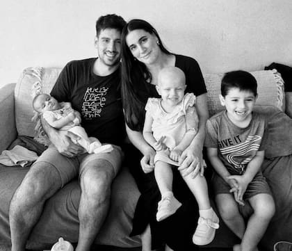 La primera foto familiar de Julieta