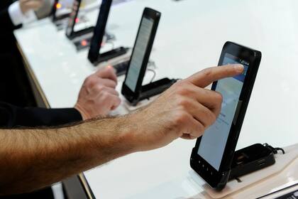 La primera generación de tabletas Galaxy Tab en Argentina tenían capacidad para recibir llamadas y también para reproducir los contenidos de la TDT