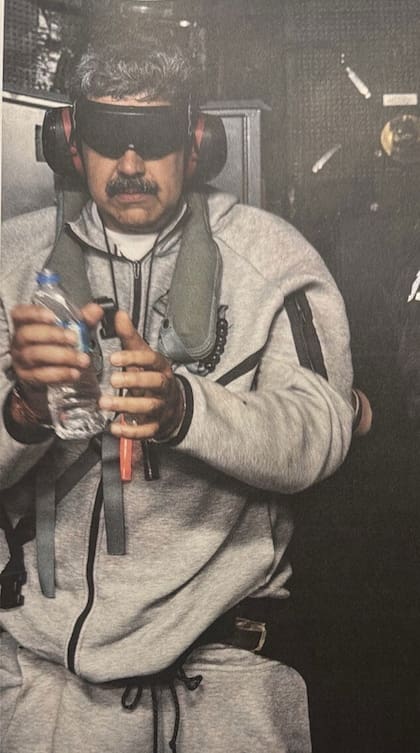 La primera imagen de Maduro tras su captura en Caracas, Venezuela