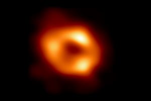 Por qué es tan difícil fotografiar agujeros negros