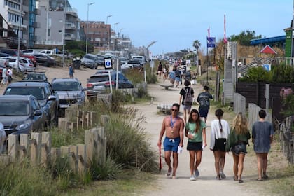 La primera intervención fue un paseo peatonal de 500 metros que nace en Bunge y el mar