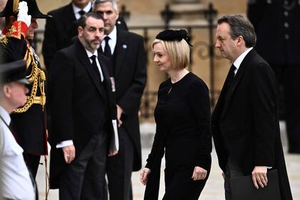 La primera ministra británica Liz Truss y su esposo Hugh O'Leary