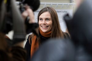 Inédito: la primera ministra de Islandia se sumó una huelga general para reclarmar por el fin de la brecha salarial
