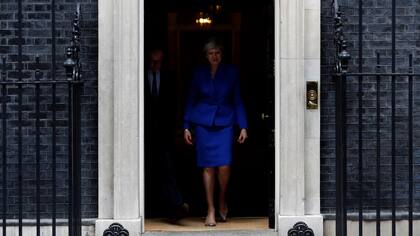 La primera ministra Theresa May quedó en una situación de debilidad tras las elecciones; podría cambiar la postura del Reino Unido en las negociaciones con Bruselas por el Brexit