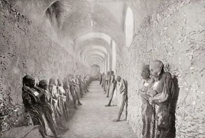 La primera momia fue encontrada en 1865 por los sepultureros del panteón Santa Paula