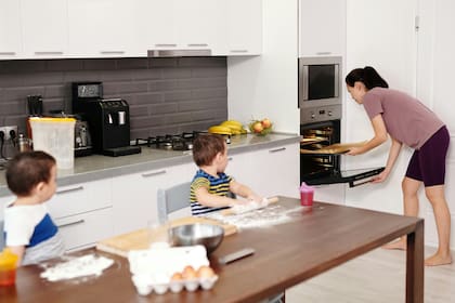 La primera recomendación es hablar con el médico de su hijo antes de introducir los sólidos en su dieta (Foto ilustrativa: PEXELS)