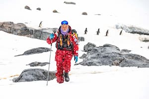 Fue oficial de la Armada, sintió el llamado antártico y hoy defiende el silencio urgente de pingüinos y ballenas
