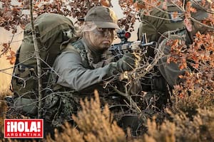 Las fotos de la princesa Amalia en pleno entrenamiento militar y la emoción de su madre, la reina Máxima