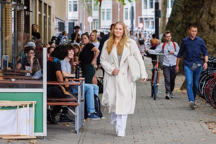 La princesa Amalia, en la Universidad de Ámsterdam, donde realiza sus estudios. (P van Katwijk/Getty Images)
