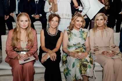 La princesa Amalia, la directora general de la Unesco, Audrey Azoula, Christianna y Máxima.