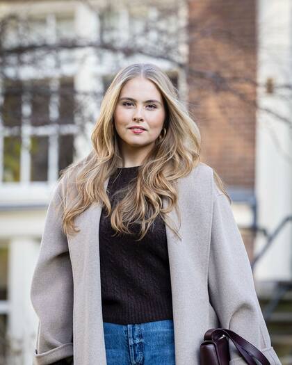 La princesa Amalia, que pudo regresar a sus estudios después de haber recibido amenazas de la mafia y haber dejado por un tiempo los Países Bajos, se reencontó feliz con sus hermanas.